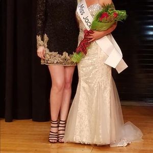 Jovani size 4 white/nude lace gown